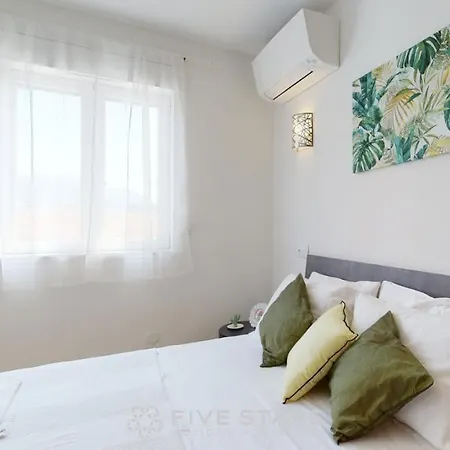 Διαμέρισμα Zhara Five Stars Holiday House - Generale *