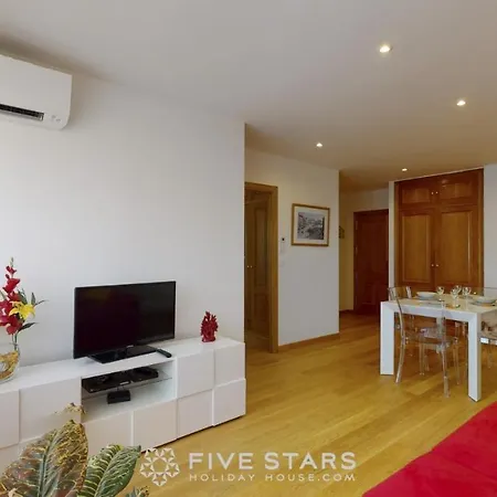 Zhara Five Stars Holiday House - Generale Διαμέρισμα