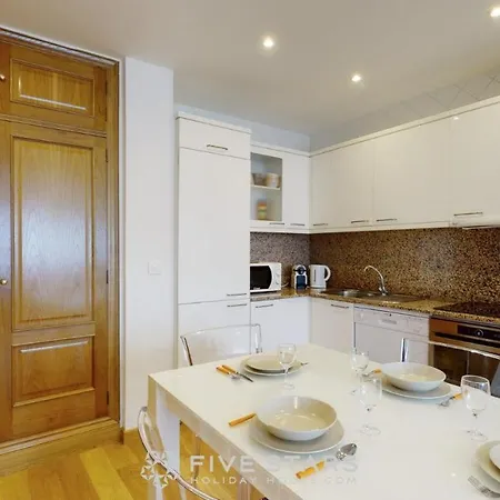 Zhara Five Stars Holiday House - Generale Lejlighed *